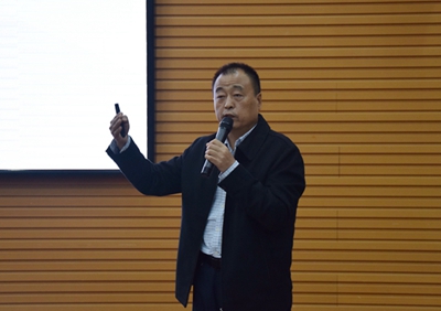 程校長講黨課3 - 副本.JPG