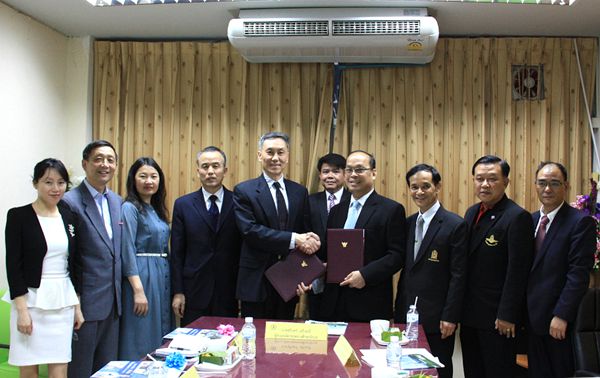 圖2 我校與泰國教育部、曼谷教育廳共同簽署合作協議.jpg