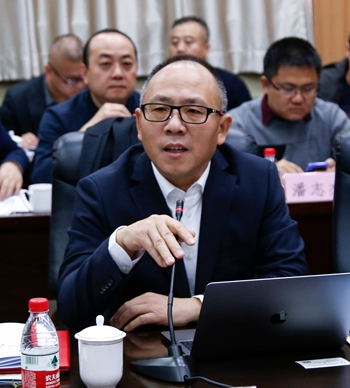何榮講話.jpg